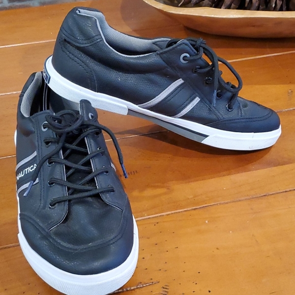 nautica tennis shoes